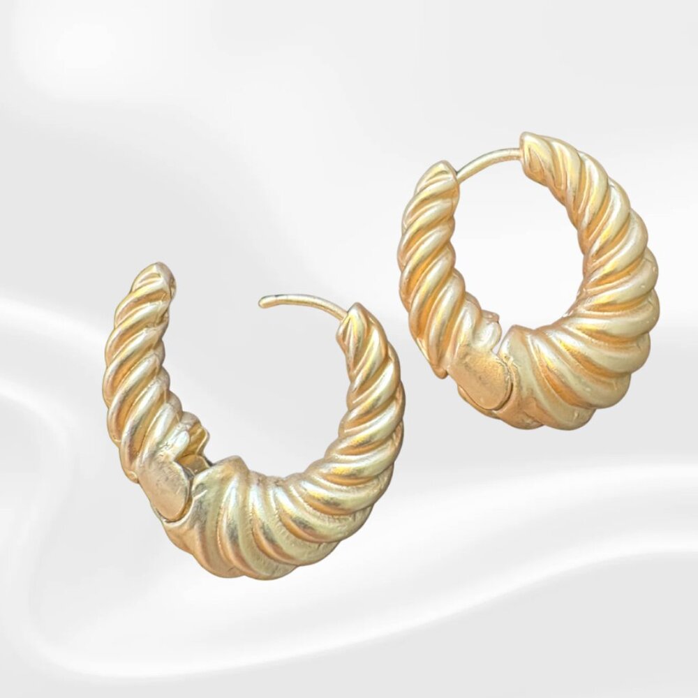 Chic Gold-Tone Ribbed Hoop Earrings — Chunky “Croissant” Style - Picture 4 of 5
